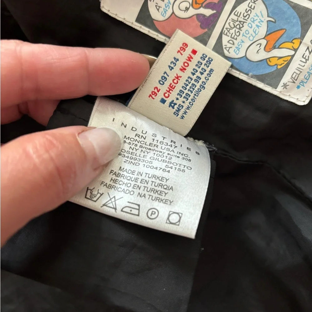 SALE‼️MONCLER Down Black Puffer Jacket with adjustable hood size 1 - Picture 9 of 16